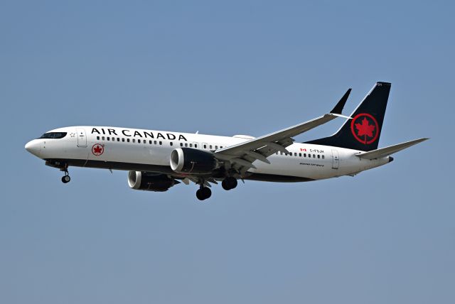 Boeing 737 MAX 8 (C-FSJH)