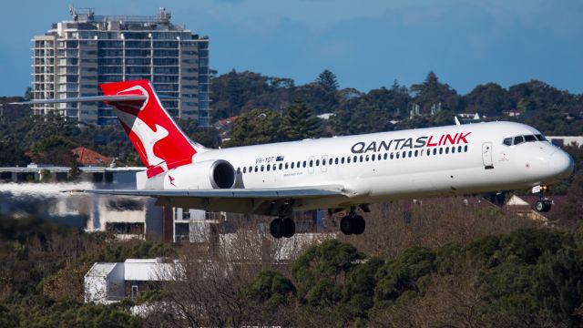 Boeing 717-200 (VH-YQT)