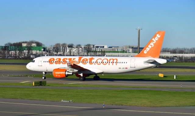 Airbus A320 (HB-JXC) - EasyJet Switzerland Airbus A320-214 HB-JXC in Amsterdam 