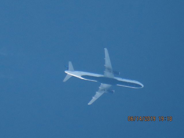 Airbus A321 (N993JE)