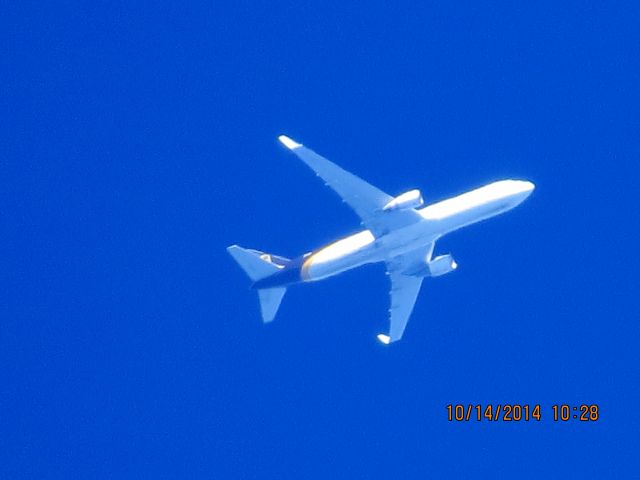 BOEING 767-300 (N312UP) - UPS flight 2915 from ONT to SDF over Baxter Springs Kansas (78KS) at 39,000 feet.
