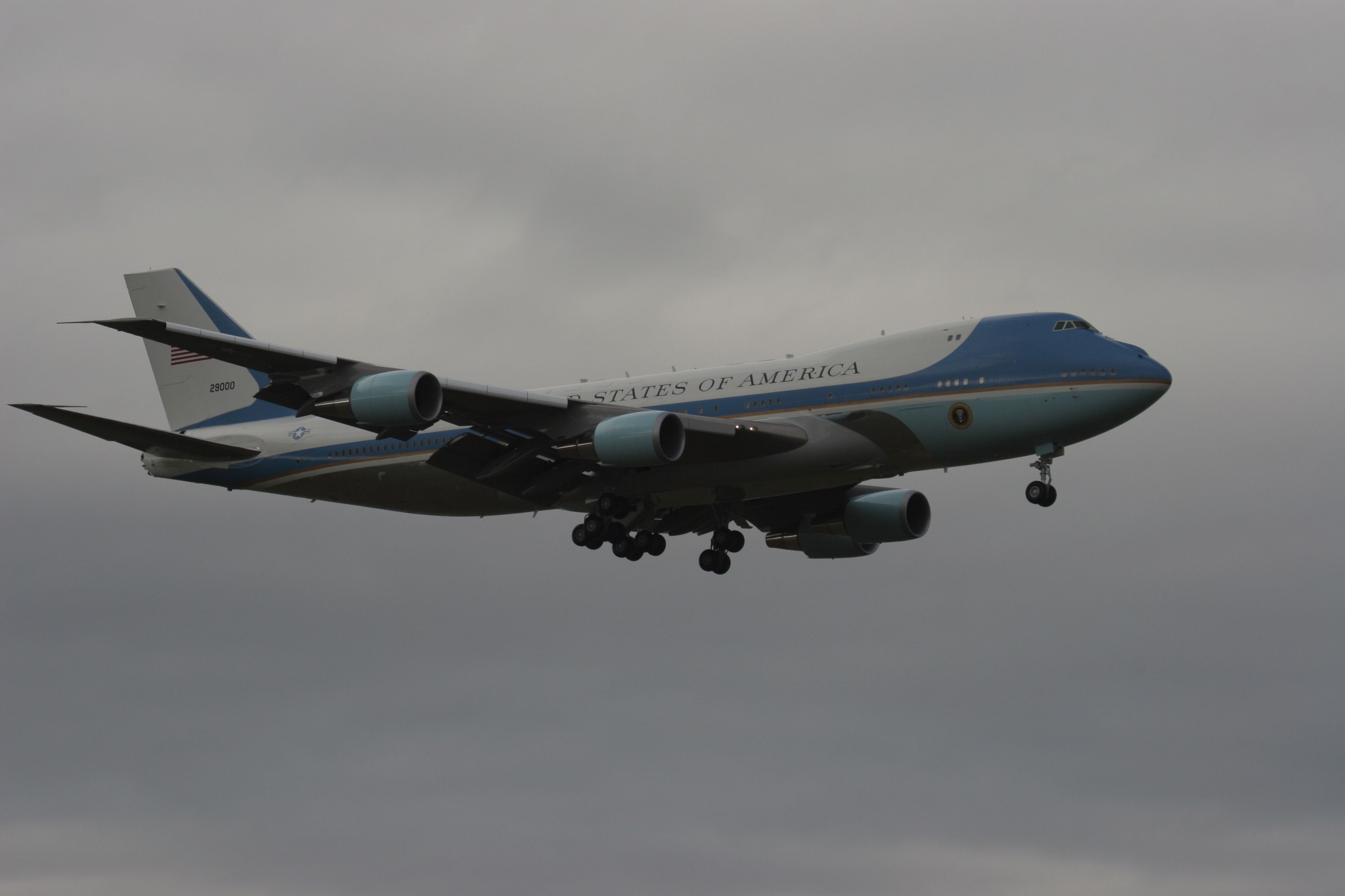 Boeing 747-200 (N29000) - Air Force One on Final Approach Austin Straubel Field Green Bay, WI - Presidential Campaign.