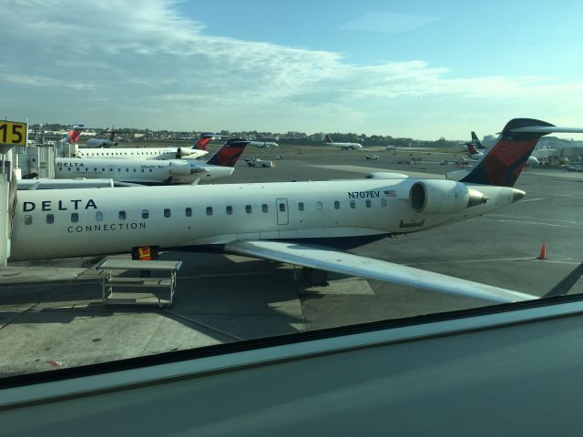 Canadair Regional Jet CRJ-700 (N707EV) - CRJ-700 at Gso Expressjet