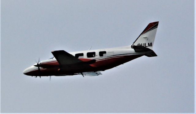 Piper Navajo (C-GULM) - C-GULM Piper PA-31-350 Navajo Chieftain en vol au dessus de la ville de Lavaltrie QC. le 01-09-2021 à 14:57