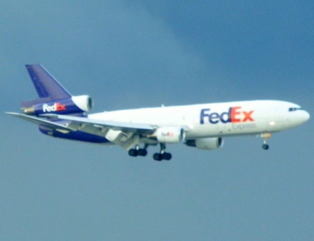 McDonnell Douglas DC-10 —