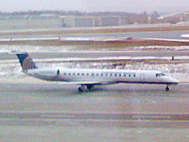 Embraer ERJ-145 (N12922)