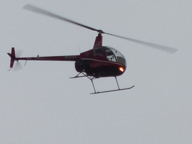 Robinson R-22 (N575T) - N575T over Corvallis, Oregon.