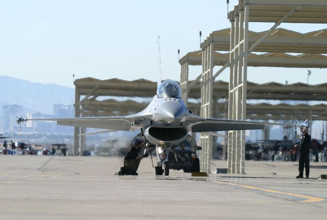 Lockheed F-16 Fighting Falcon — - Dutch Demon startup