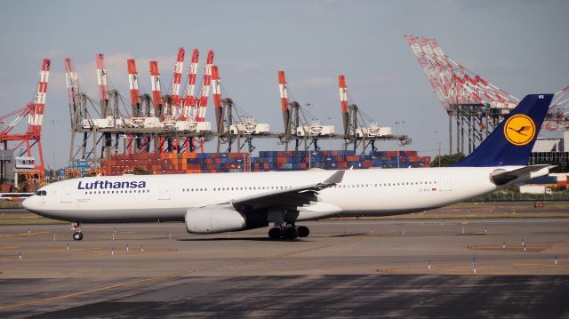 Airbus A330-300 (D-AIKG)