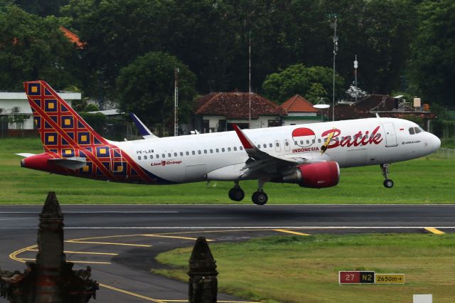 Airbus A320 (PK-LAW)