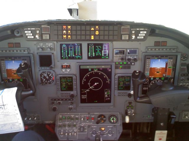 Cessna Citation Excel/XLS (EJA673) - Cockpit