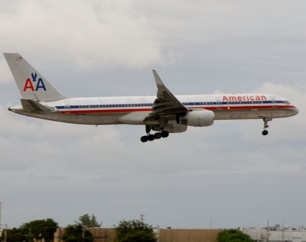 Boeing 757-200 (N624AA)