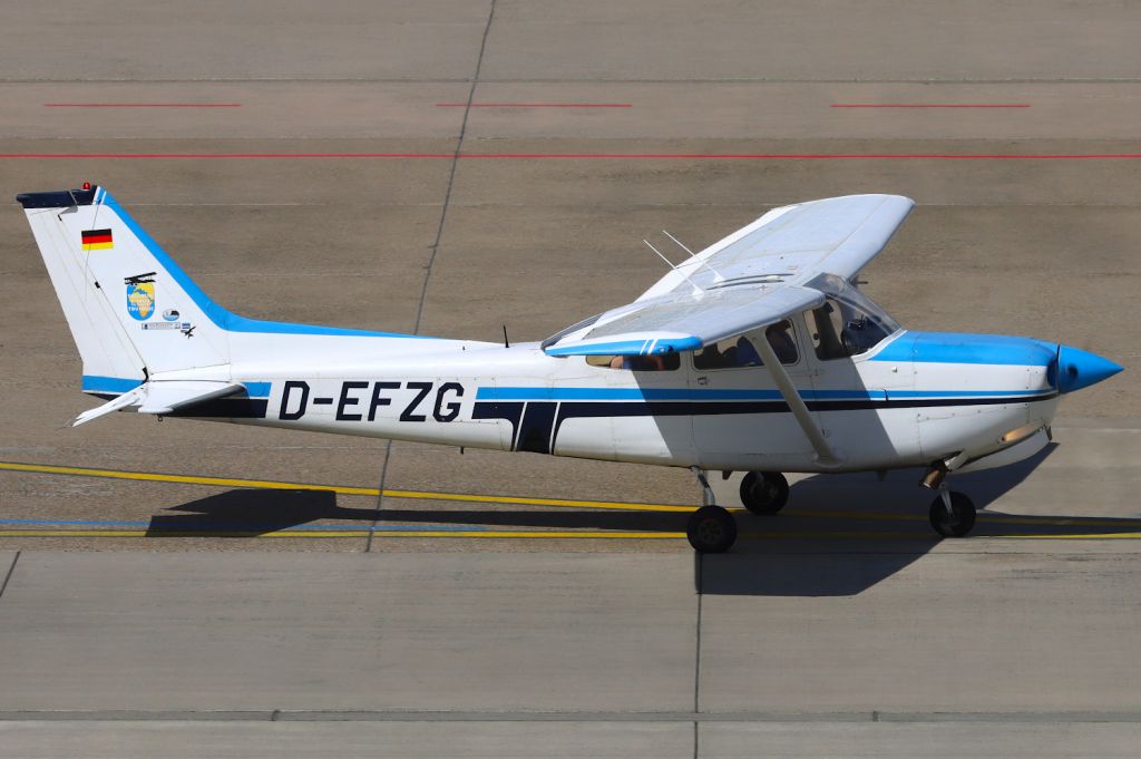 Cessna Skyhawk (D-EFZG)