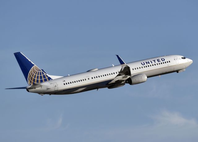 Boeing 737-900 (N75425)