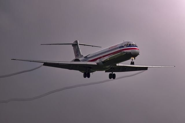 McDonnell Douglas MD-80 —