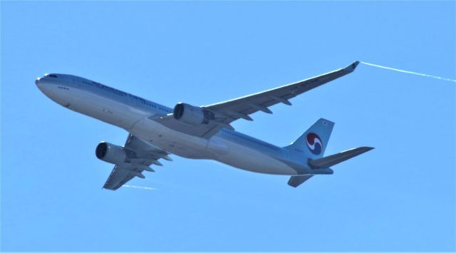 Airbus A330-900 (HL8025) - ICN-SEA  9-1-2020