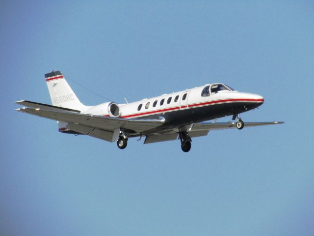 Cessna Citation V (N560HC) - Landing RWY 20R