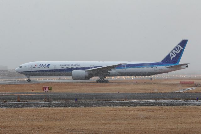 BOEING 777-300ER (JA784A) - All Nippon Airways Boeing 777-381/ER