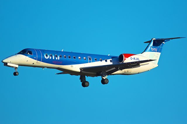 Embraer ERJ-145 (G-RJXL)