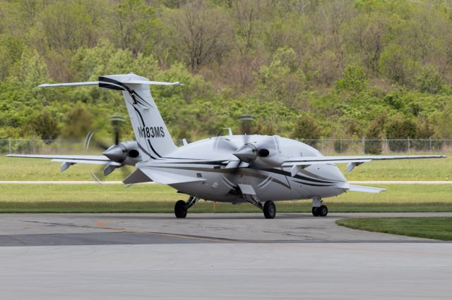 Piaggio P.180 Avanti (N183MS) - A Piaggio P.180 Avanti taxis out of Butler County.