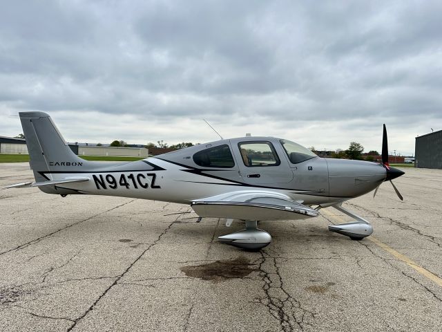 Cirrus SR-22 (N941CZ)