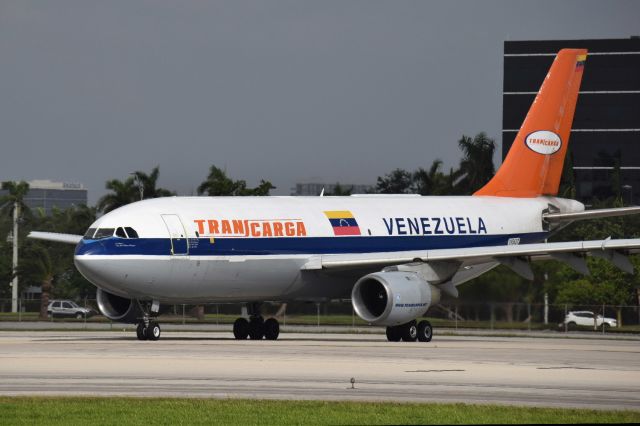 Airbus A300F4-200 (YV562T) - Miami International, October 2017