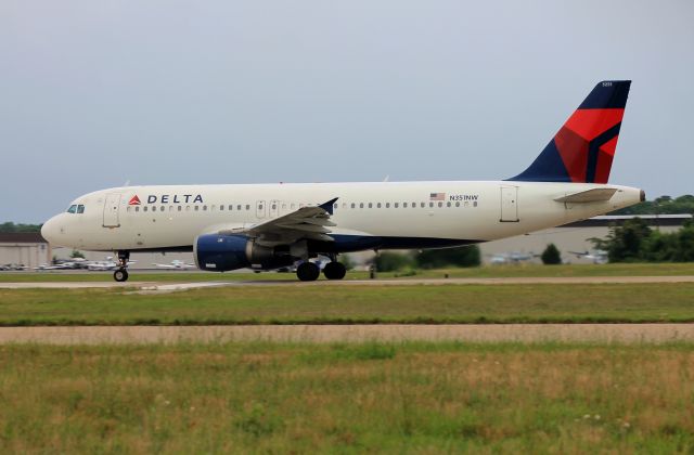 Airbus A320 (N351NW) - Just hit takeoff thrust, rolling down runway 5!