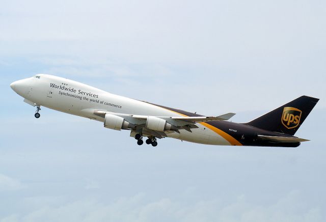 Boeing 747-400 (N575UP)