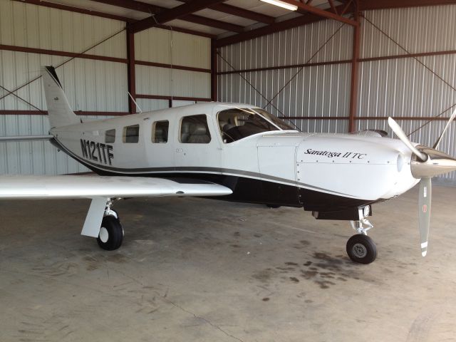 Piper Saratoga (N121TF)