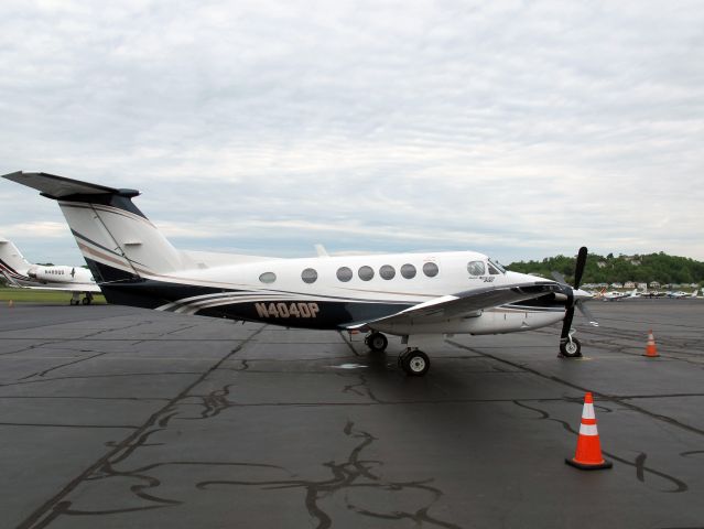 Beechcraft Super King Air 200 (N404DP) - Very nice B200. 21 May 2015.