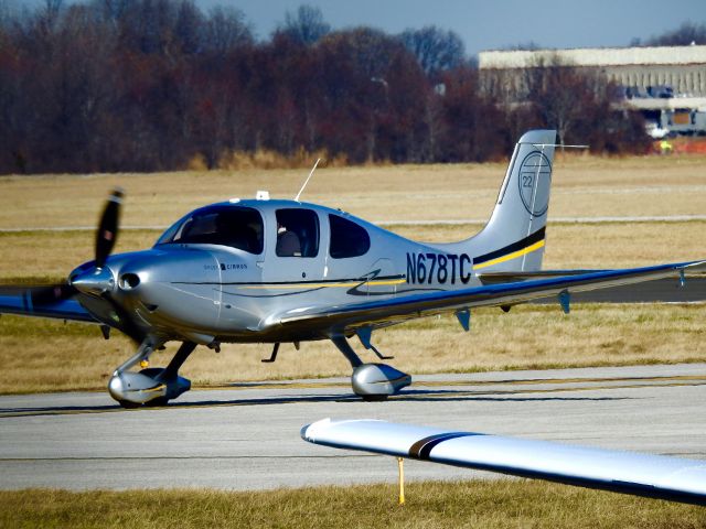 Cirrus SR-22 (N678TC)