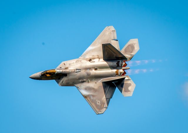 Lockheed F-22 Raptor —