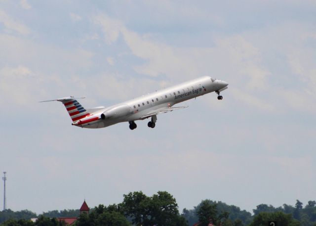 Embraer ERJ-145 (N931AE) - American Eagle (Envoy) ERJ-145LR departs Lexingtons Bluegrass Airport, KLEX, for Chicago, Ill., KORD.