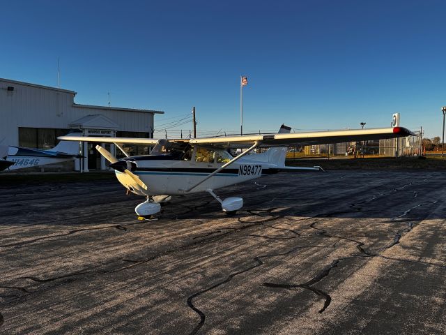 Cessna Skyhawk (N98477) - Sunny skies and tailwinds up in RI