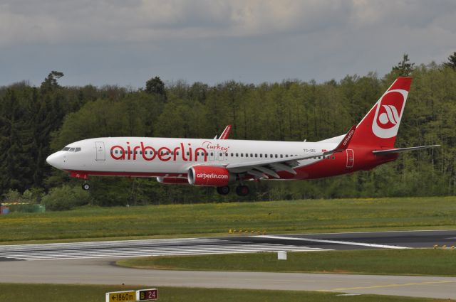 Boeing 737-700 (TC-IZC)