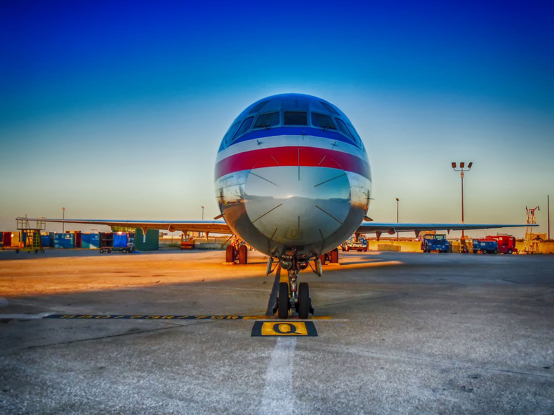 McDonnell Douglas MD-80 —