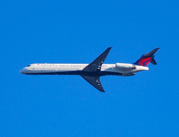 McDonnell Douglas MD-88 (N985DL)