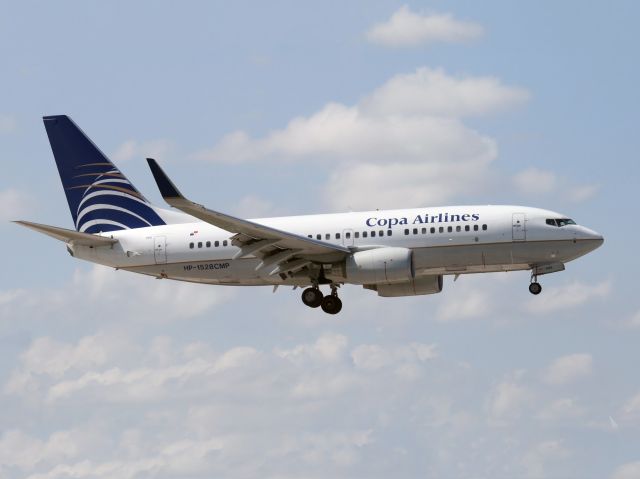 Boeing 737-700 (HPA1528) - A Boeing 737 of the Panama based COPA airlines. Raw photo courtesy of LEARJETMIAMI - thank you!