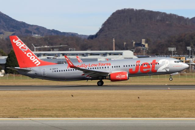 Boeing 737-800 (G-GDFV)
