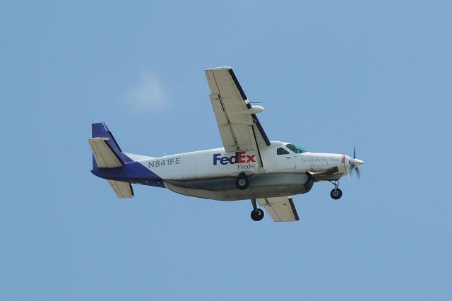 Cessna Caravan (N841FE)