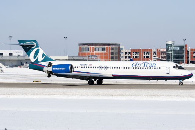 Boeing 717-200 (N966AT)