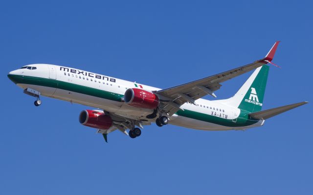 Boeing 737-700 (XA-ATM)