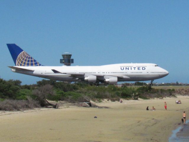 N117UA — - 747 400