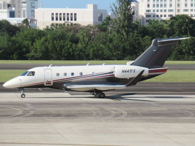 Embraer Legacy 450 (N441FX)