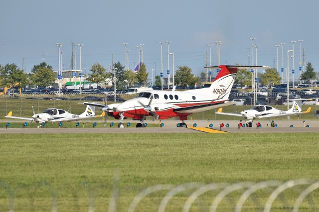 Beechcraft King Air F90 (N90RT) - 09-10-23 5-L