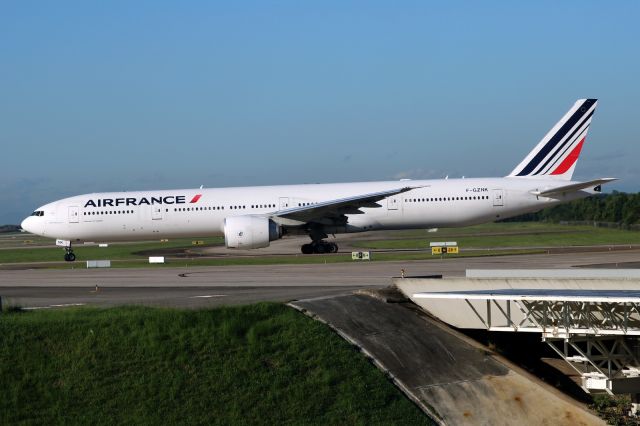 Boeing 777-200 (F-GZNK)