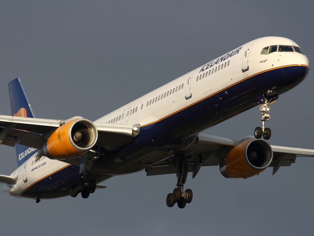 Boeing 757-200 — - Grey skies greet the arrival of this Icelandair B757-300.