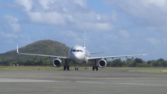 Airbus A321 (N143AN)