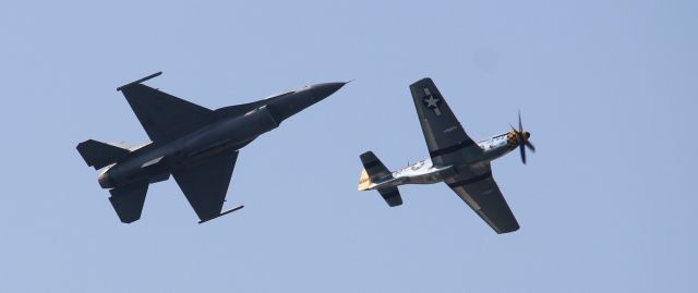 Lockheed F-16 Fighting Falcon — - Taken at the 2105 Canadian International Air Show