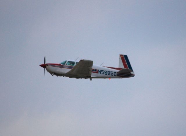 Mooney M-20 (N5685D) - Departing EAA Airventure/Oshkosh on 24 July 2012